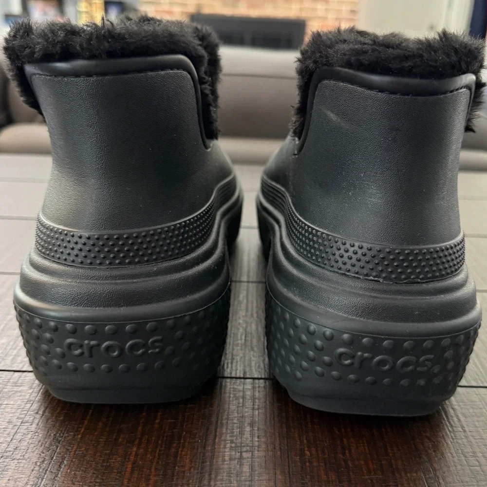CROCS stomp lined